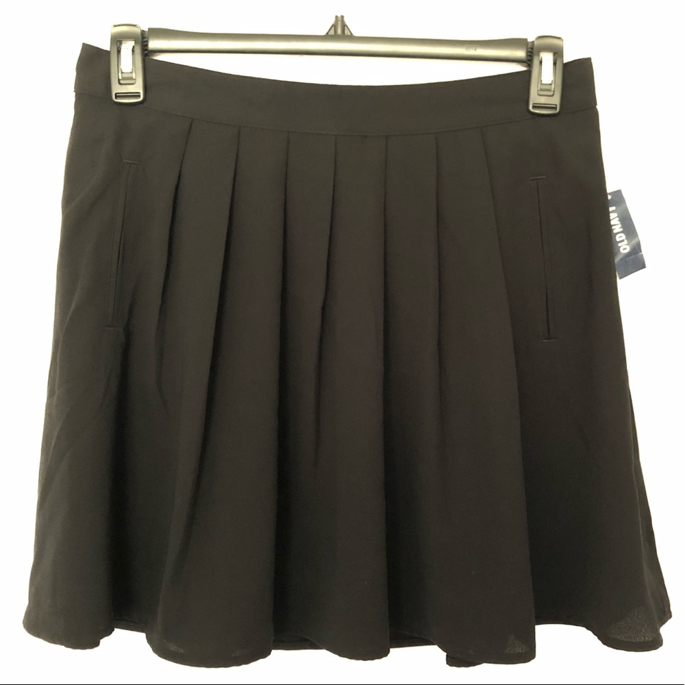 Old Navy Black Pleated Skirt